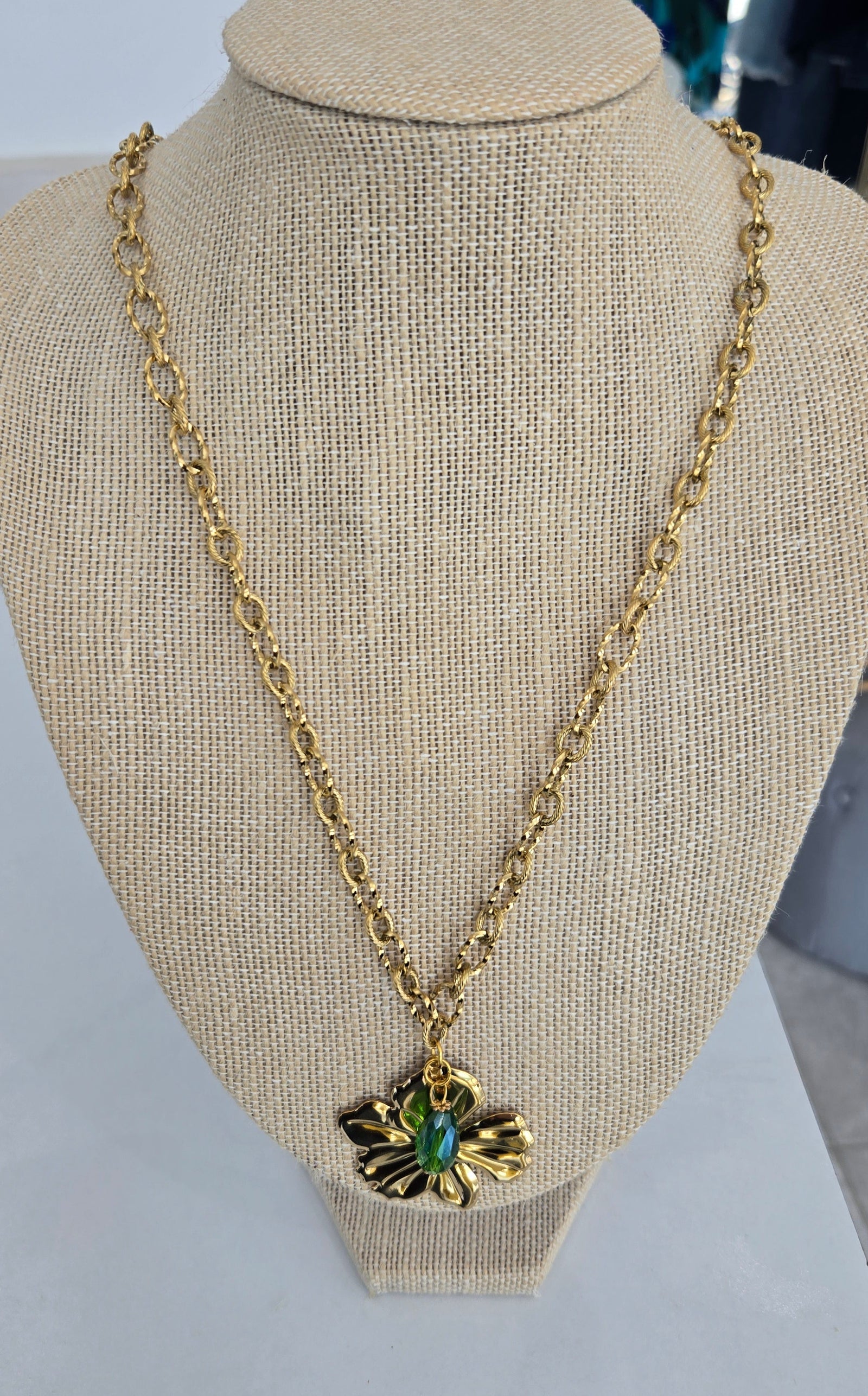 Esmerald Blossom Necklace