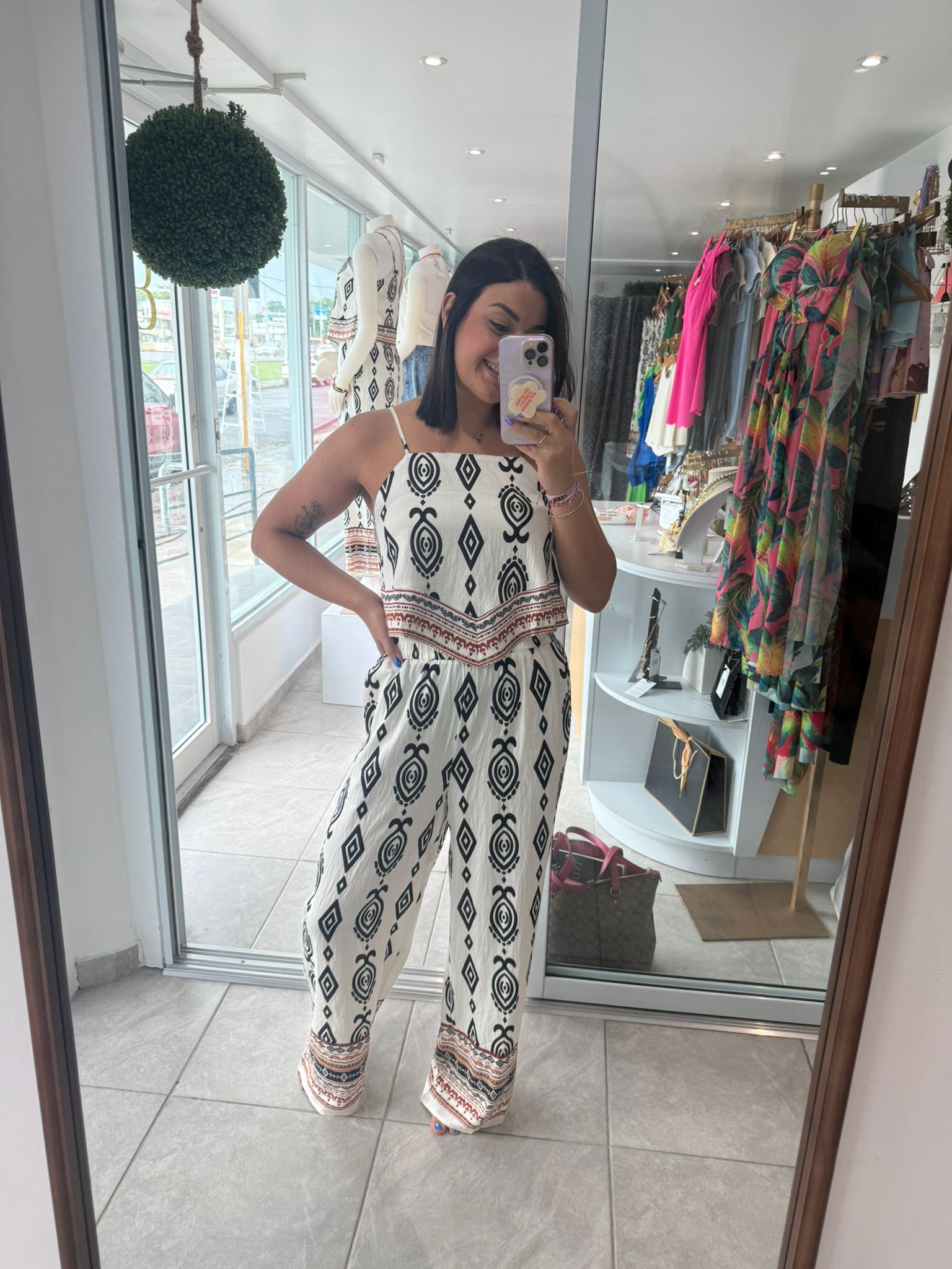 New M Indie White Set