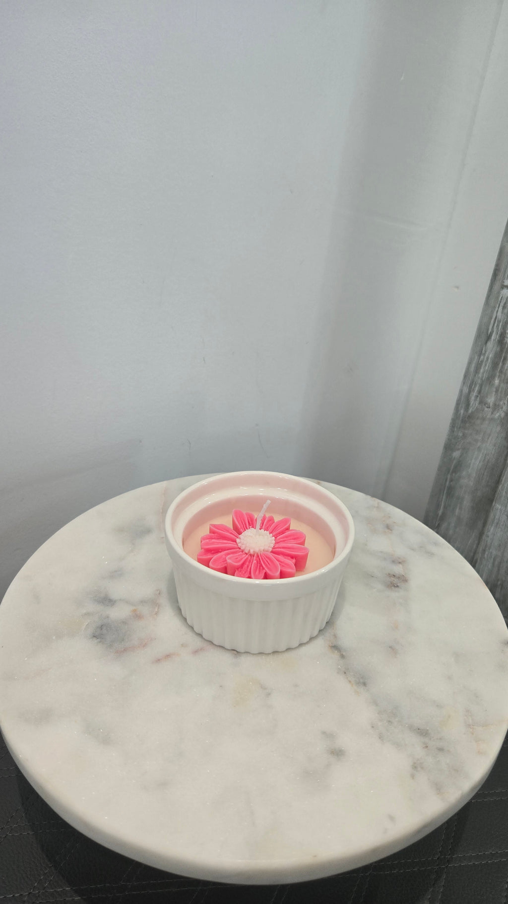 Bloom Daisy Candle