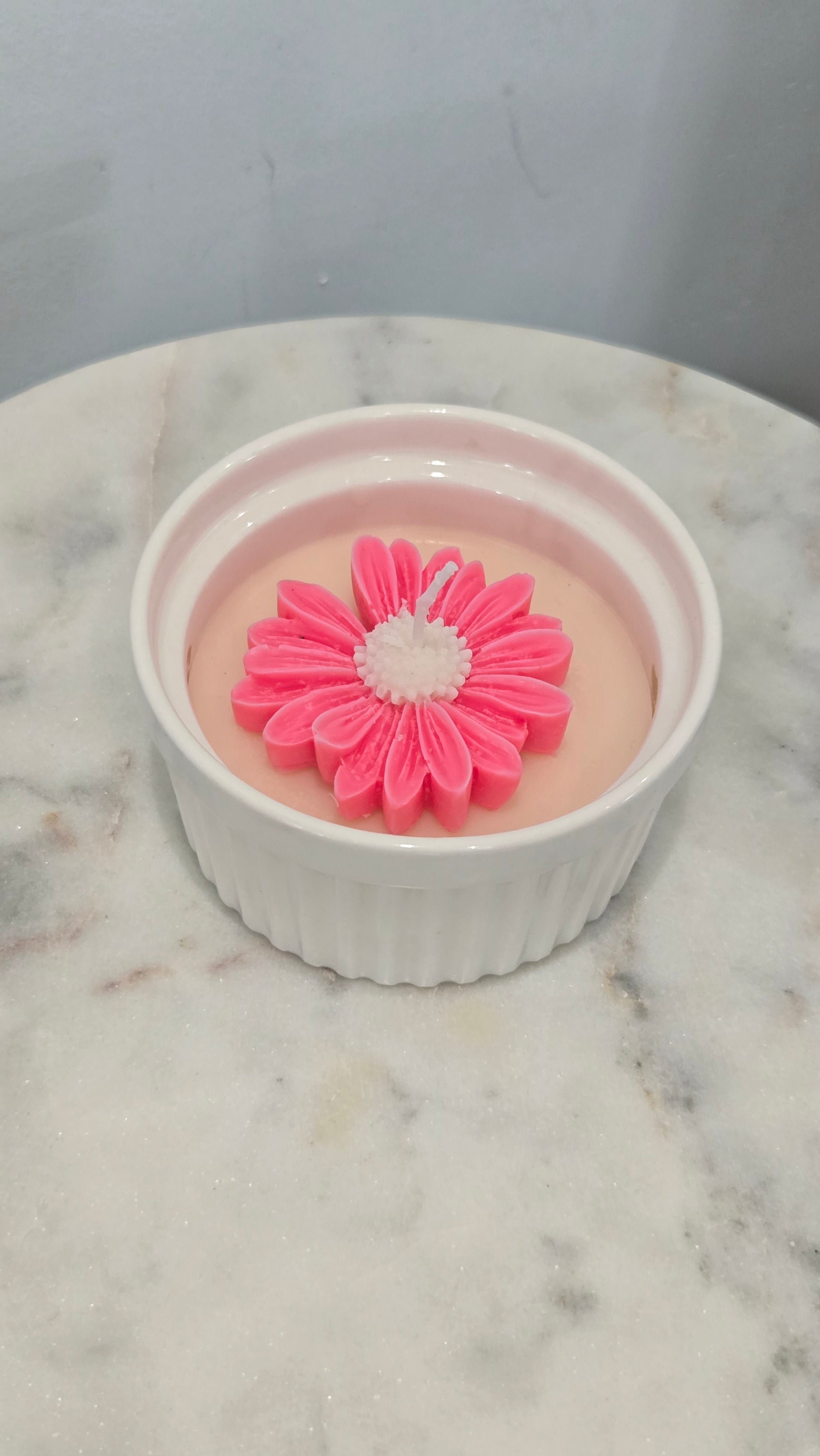 Bloom Daisy Candle