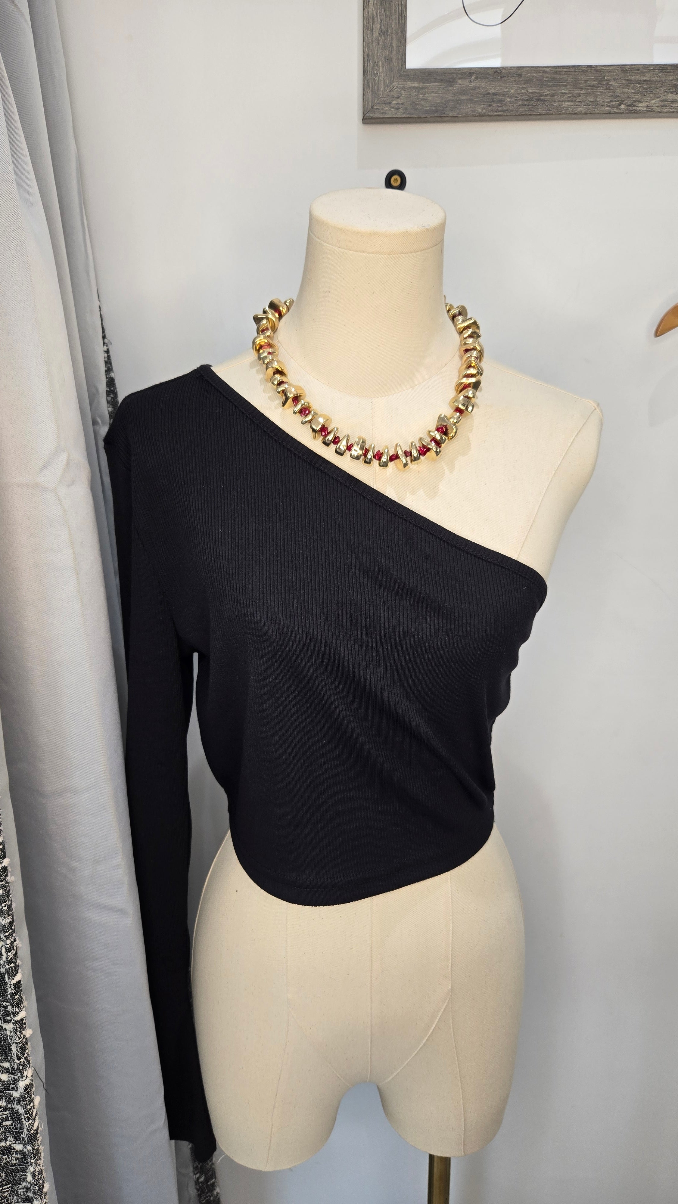 Black Pop Off One Shoulder Top