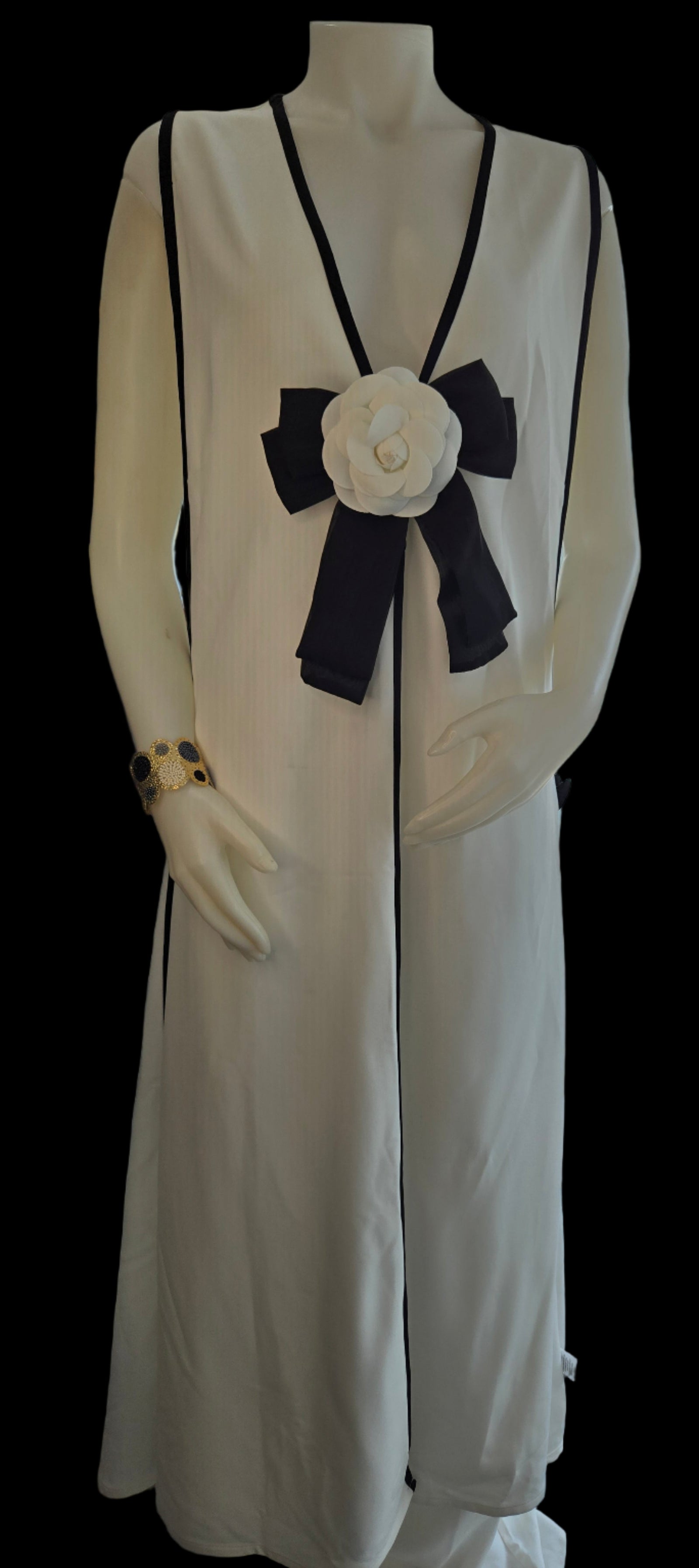 Latiste Black and White Set